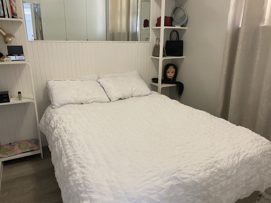 1 Bedroom Property for Sale in Loevenstein Western Cape